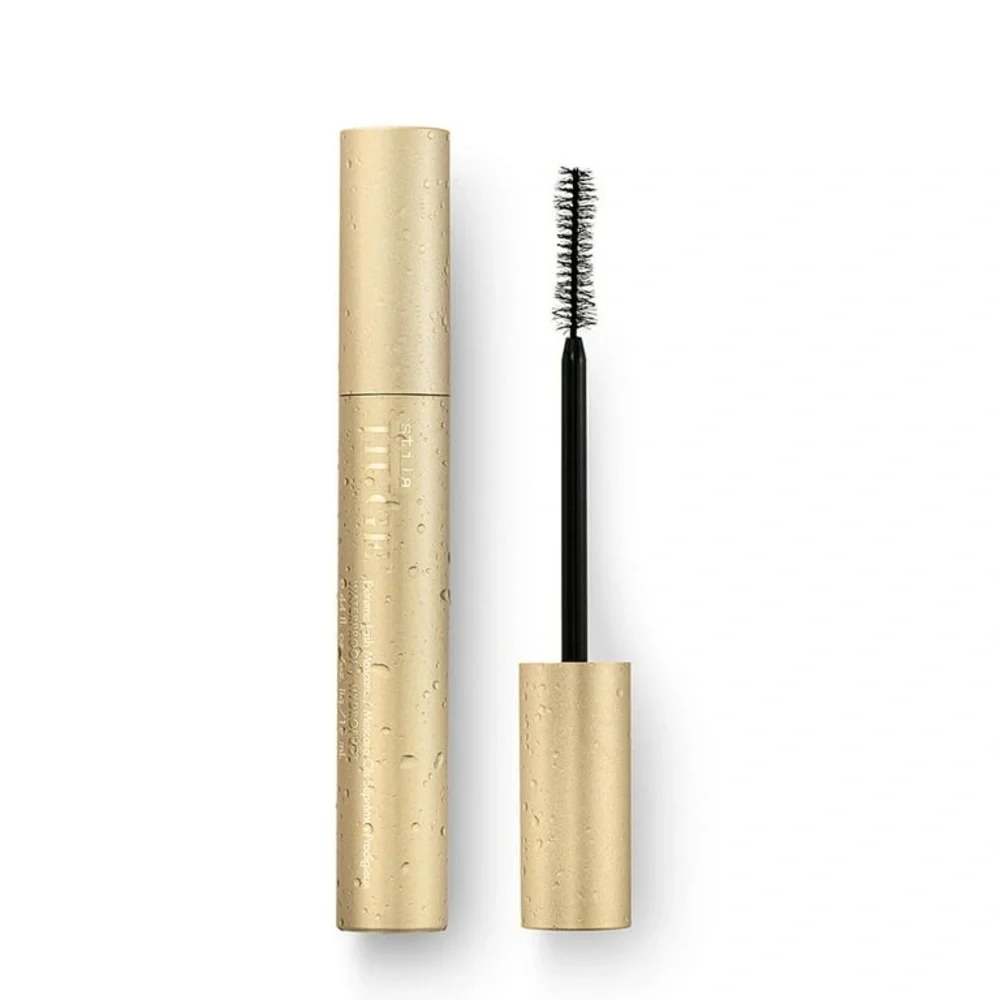 stila Huge Extreme Lash Waterproof Mascara in Black, 13 mL/0.44 FL OZ.